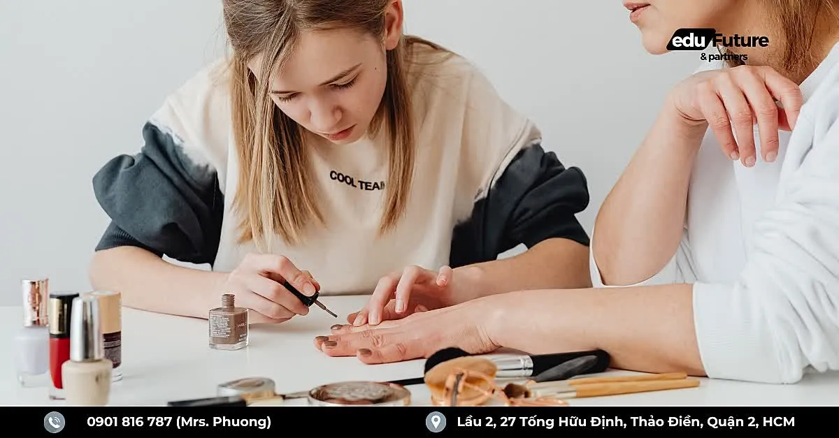 Top 5 việc làm tại Latvia phổ biến cho người Việt 3 Nhân viên tiệm nail