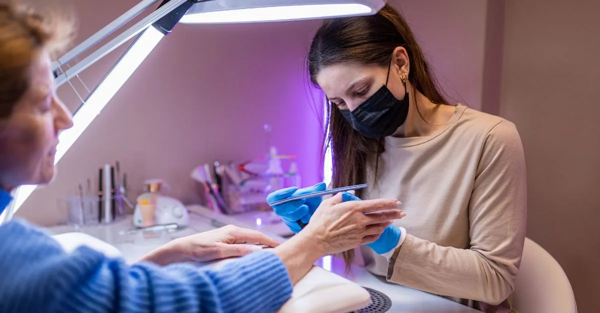 Việc làm Latvia tiệm nail: Cơ hội định cư châu Âu rộng mở